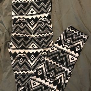 Black and white Aztec leggings